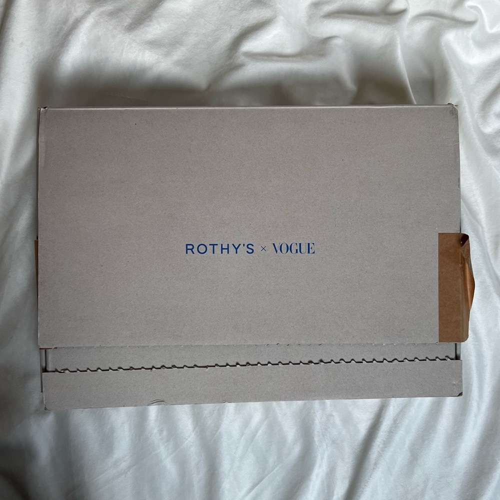 Rothy’s lightweight Vogue tote - Picture 8 of 14